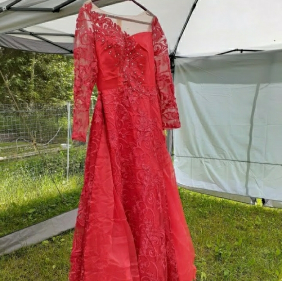 Red Detachable Train Mermaid Prom Dress - Picture 2 of 4